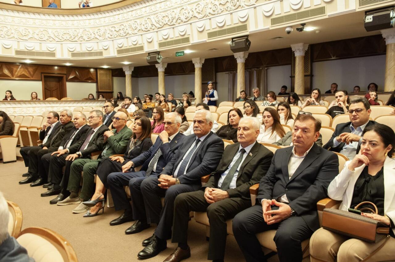 Спектаклем "Хуршидбану Натаван" почтена память Ильяса Эфендиева
