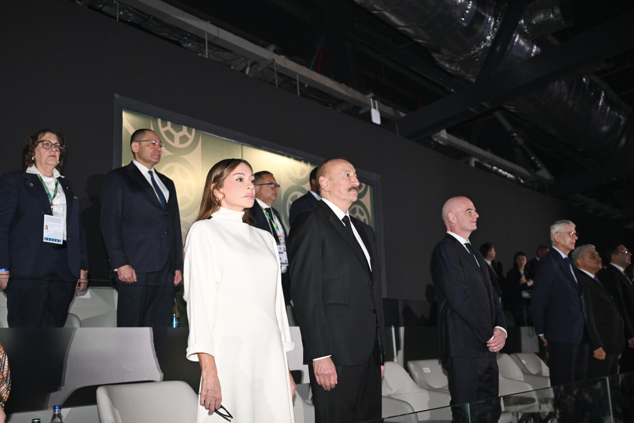 Prezident İlham Əliyev, Birinci xanım Mehriban Əliyeva FIFA U-15 dünya çempionatının və festivalının açılış mərasimini izləyirlər