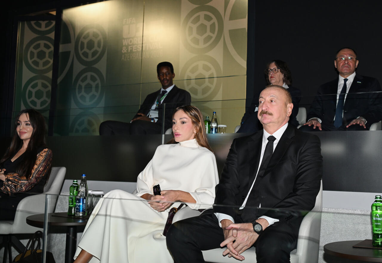 Prezident İlham Əliyev, Birinci xanım Mehriban Əliyeva FIFA U-15 dünya çempionatının və festivalının açılış mərasimini izləyirlər