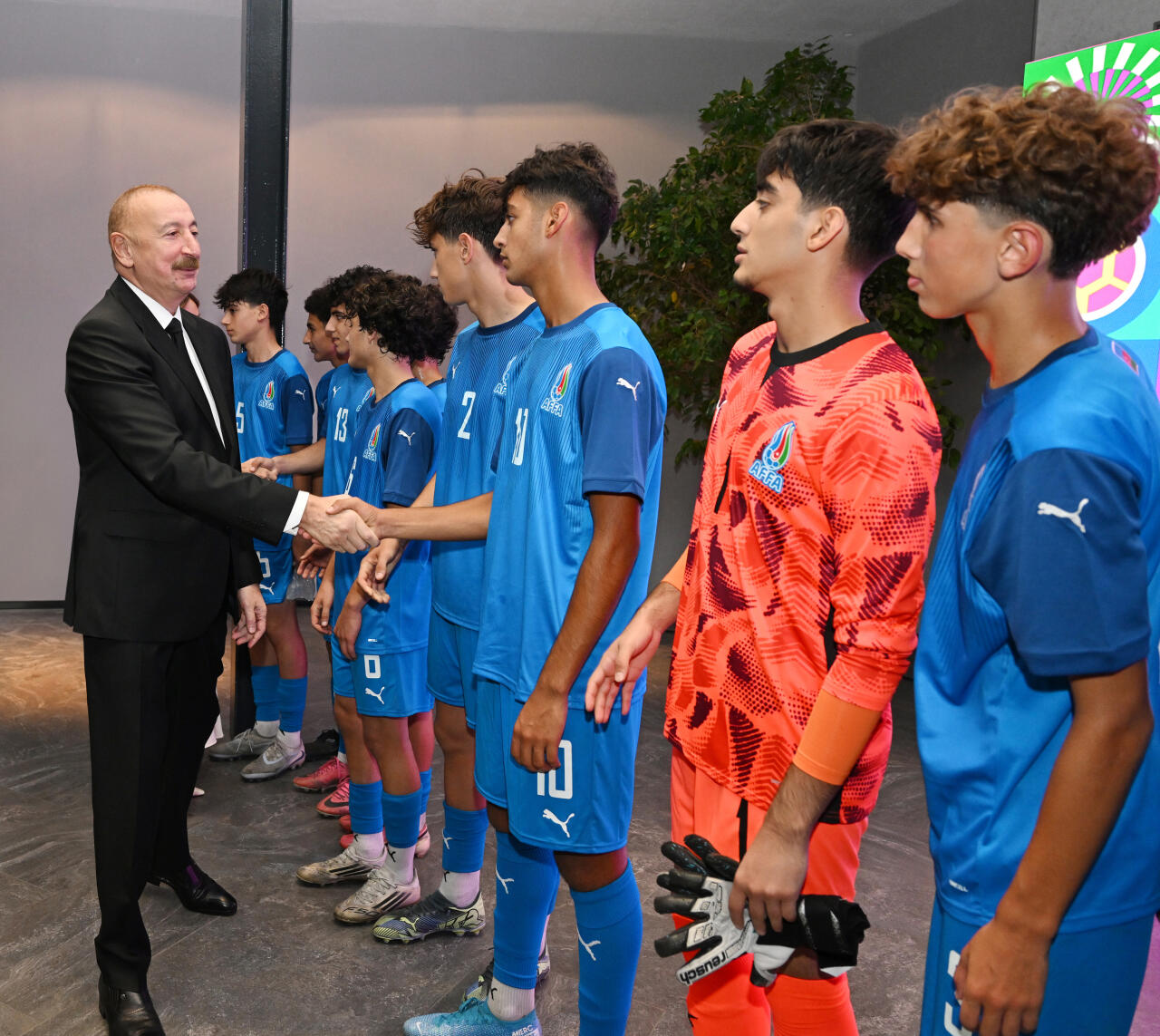 Prezident İlham Əliyev, Birinci xanım Mehriban Əliyeva FIFA U-15 dünya çempionatının və festivalının açılış mərasimini izləyirlər