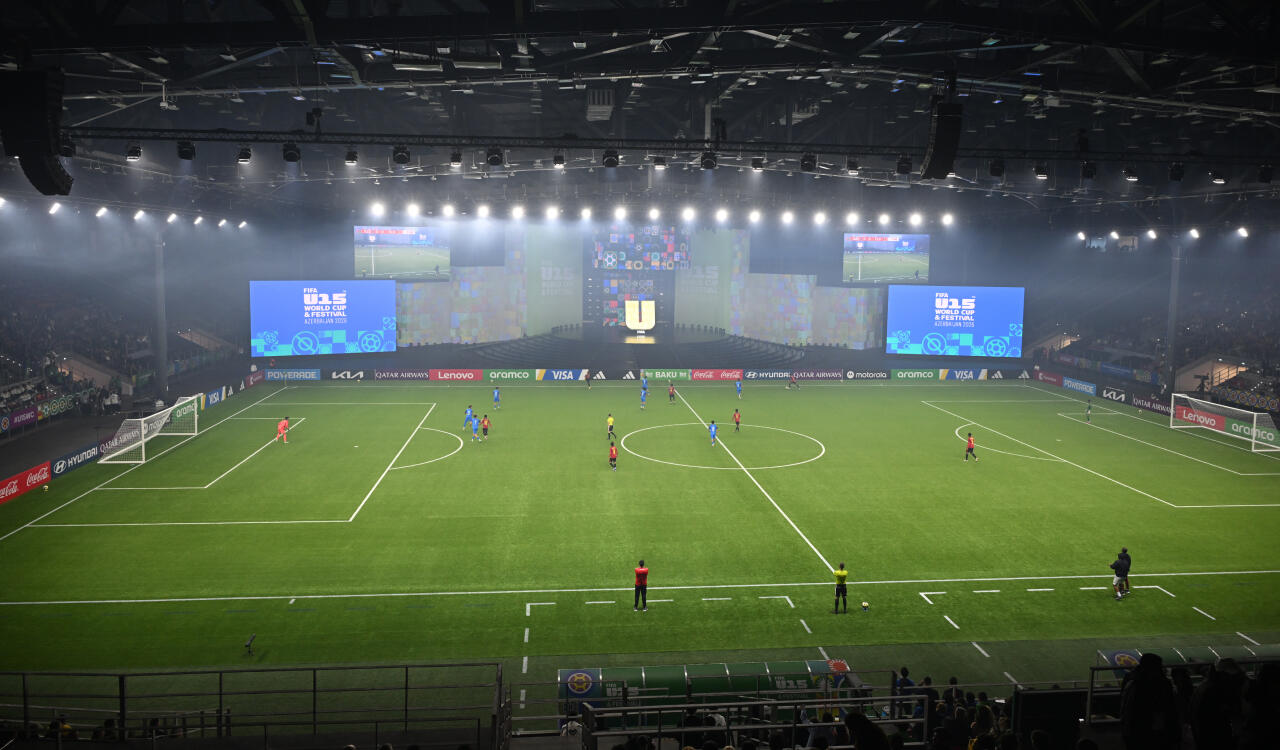 Prezident İlham Əliyev, Birinci xanım Mehriban Əliyeva FIFA U-15 dünya çempionatının və festivalının açılış mərasimini izləyirlər