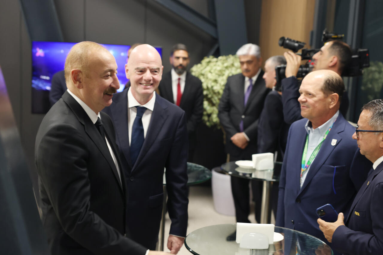 Prezident İlham Əliyev, Birinci xanım Mehriban Əliyeva FIFA U-15 dünya çempionatının və festivalının açılış mərasimini izləyirlər
