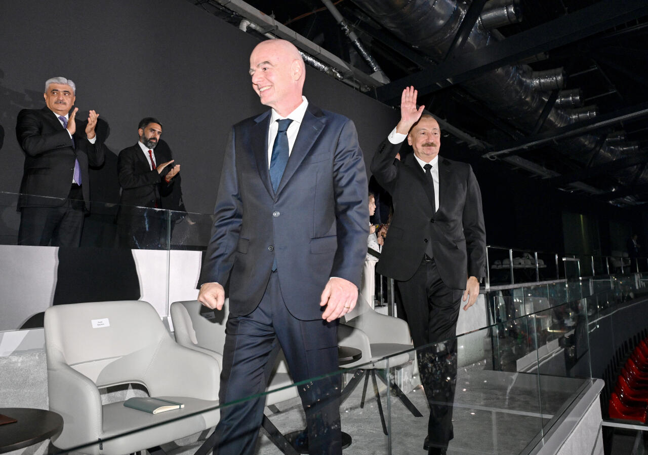 Prezident İlham Əliyev, Birinci xanım Mehriban Əliyeva FIFA U-15 dünya çempionatının və festivalının açılış mərasimini izləyirlər