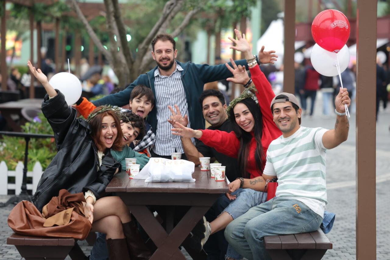 Yağışlı havaya baxmayaraq, Zeytun Festivalı davam edir