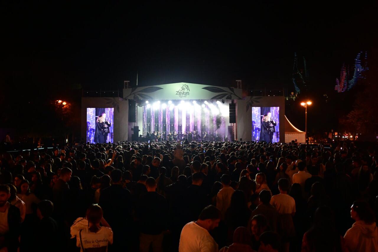 Estrada ulduzları Zeytun Festivalının səhnəsində