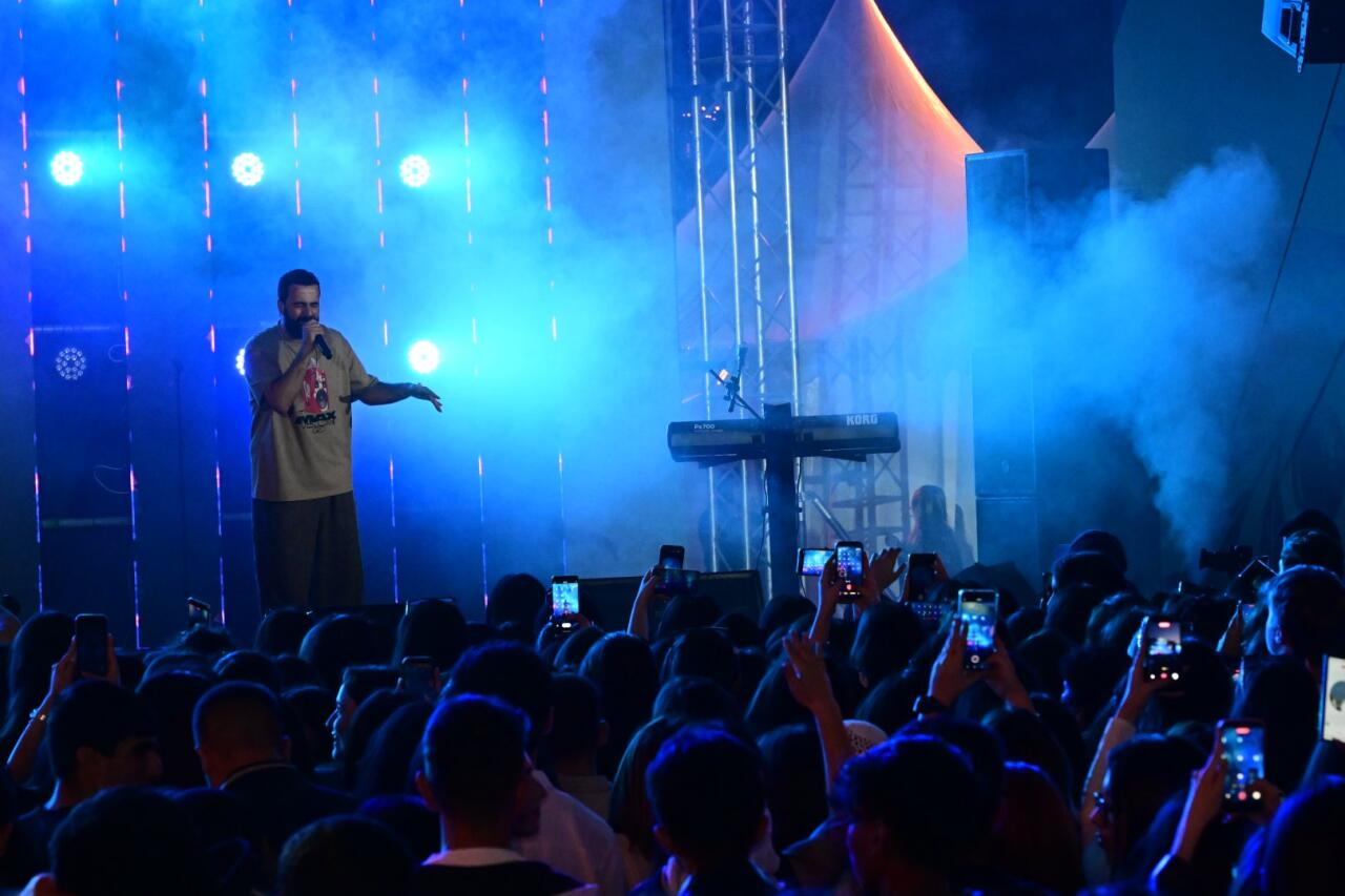 Estrada ulduzları Zeytun Festivalının səhnəsində
