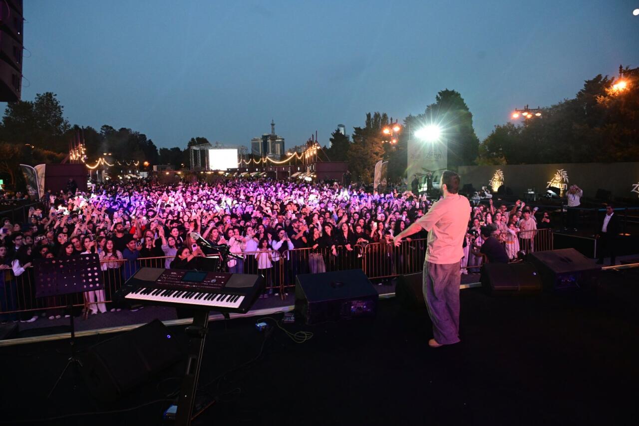 Estrada ulduzları Zeytun Festivalının səhnəsində