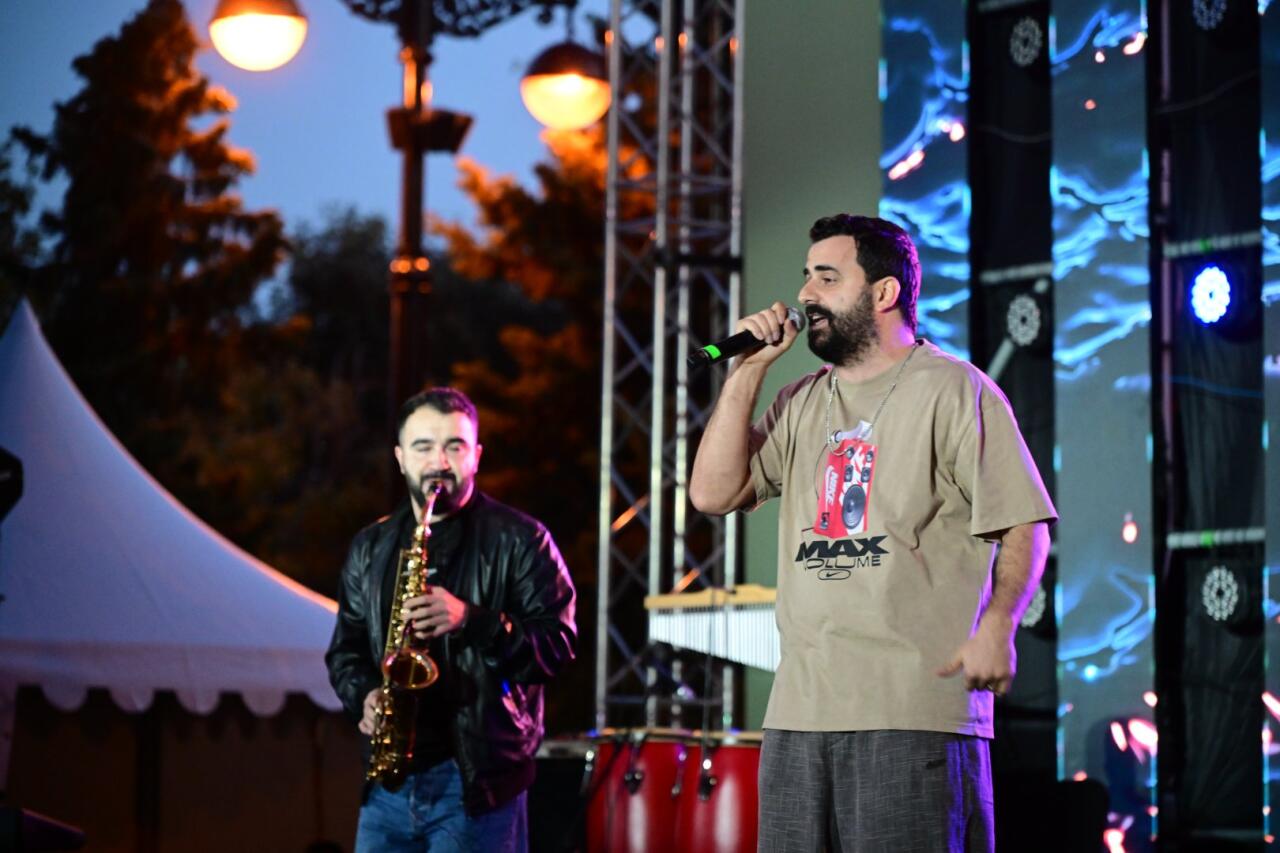 Estrada ulduzları Zeytun Festivalının səhnəsində