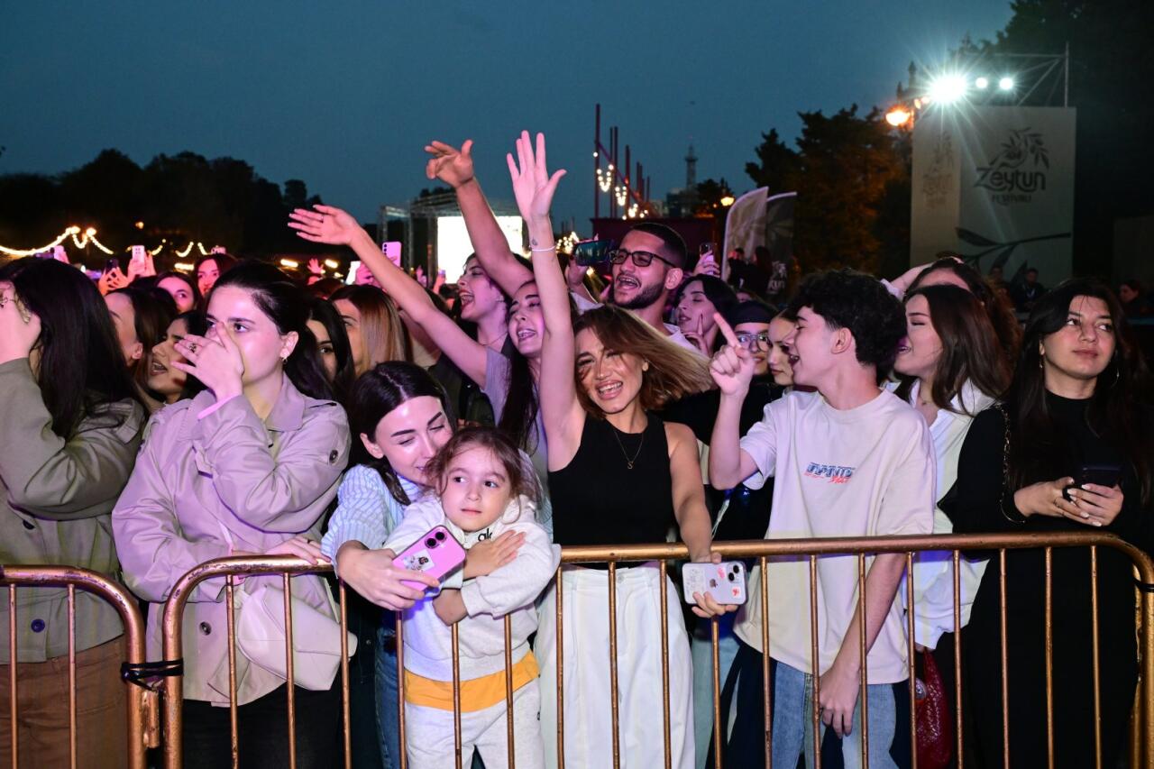 Estrada ulduzları Zeytun Festivalının səhnəsində