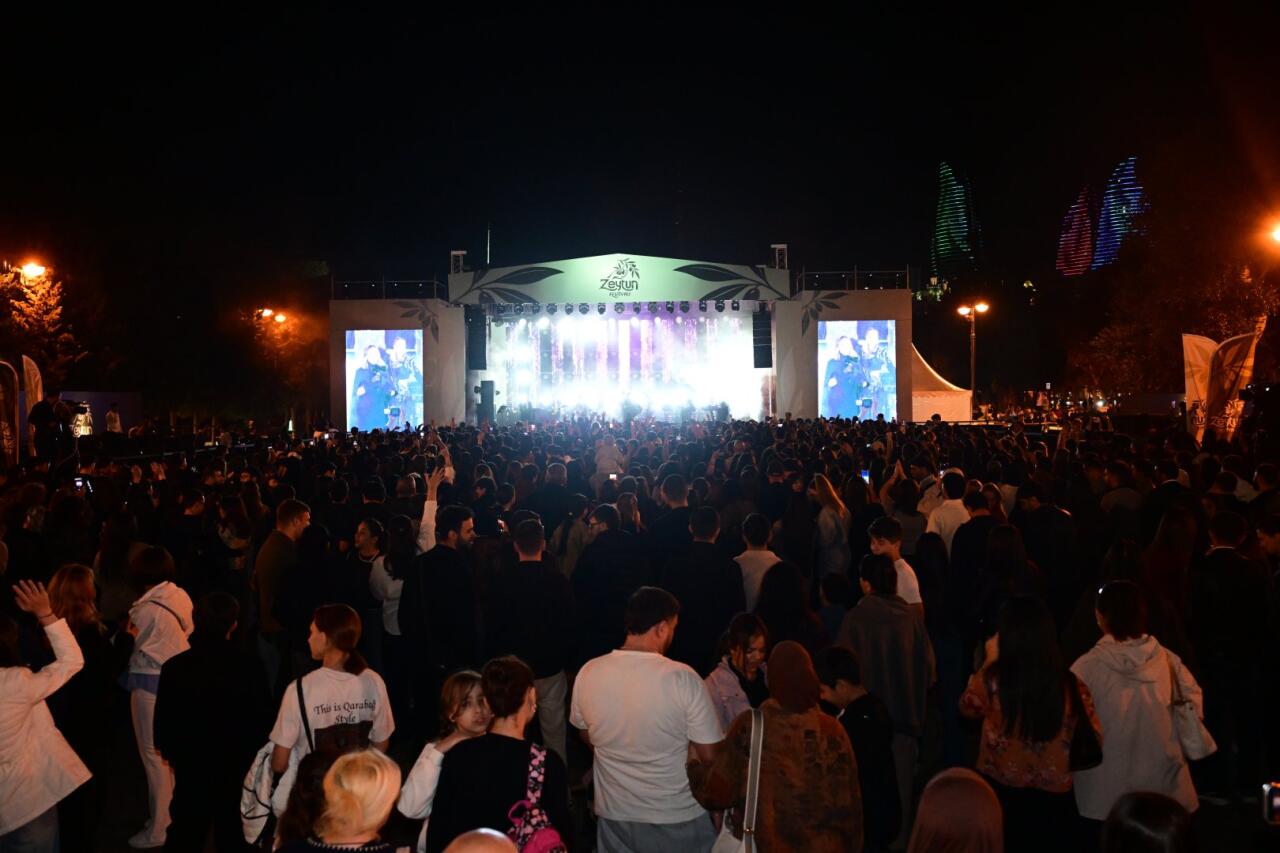 Estrada ulduzları Zeytun Festivalının səhnəsində