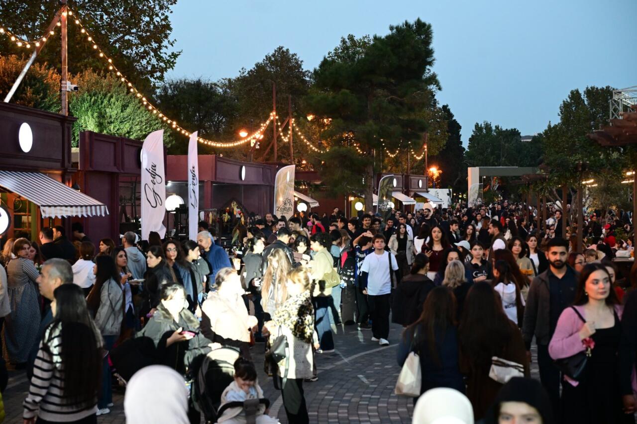 Estrada ulduzları Zeytun Festivalının səhnəsində