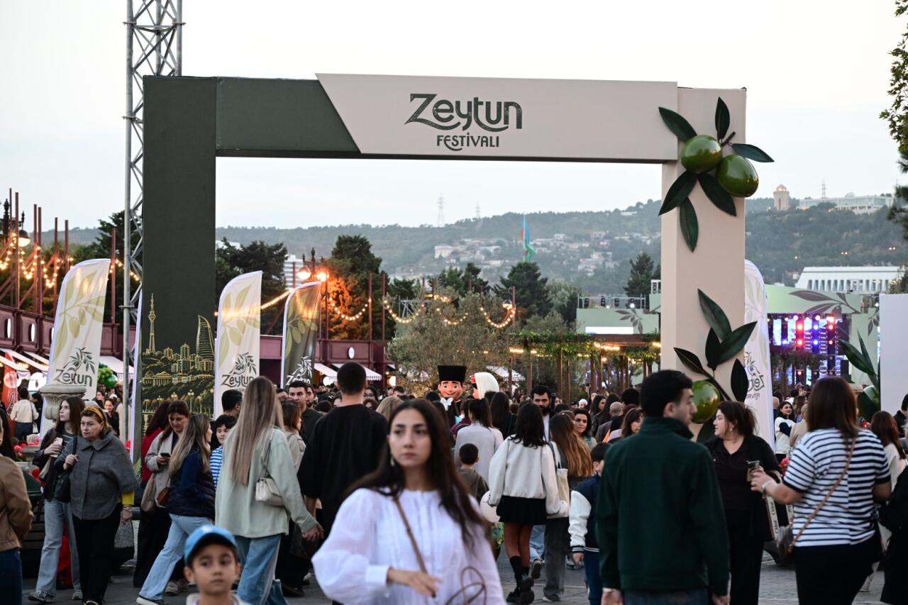 Estrada ulduzları Zeytun Festivalının səhnəsində