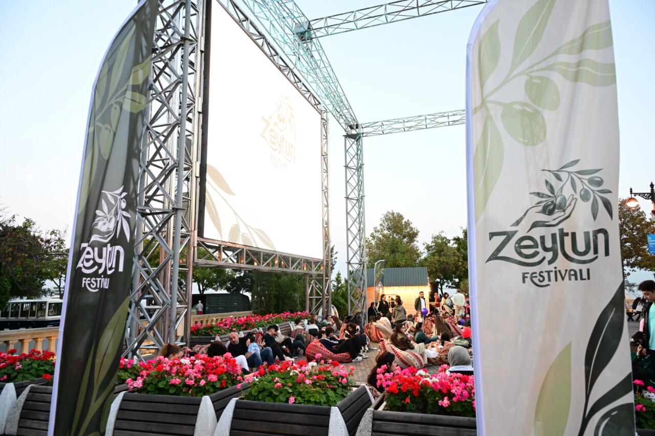 Estrada ulduzları Zeytun Festivalının səhnəsində