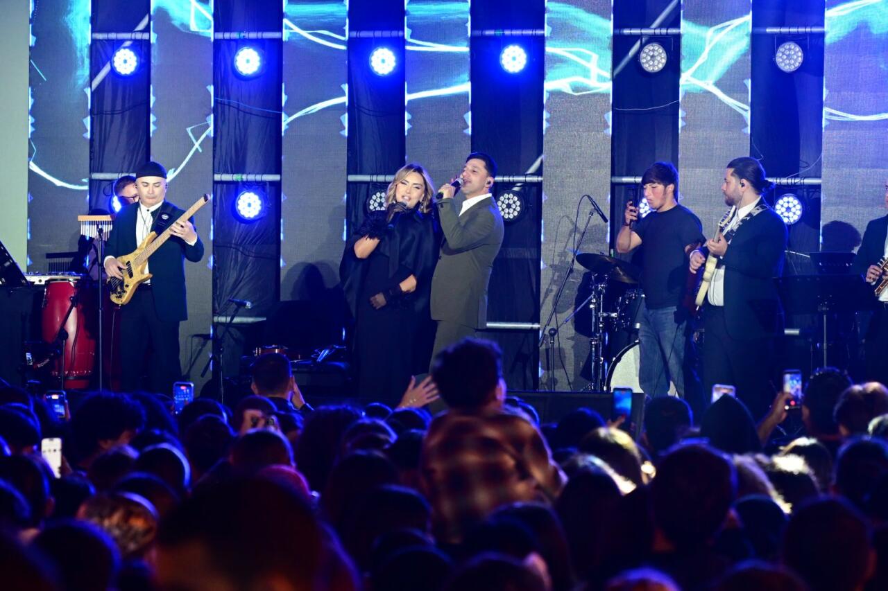 Estrada ulduzları Zeytun Festivalının səhnəsində