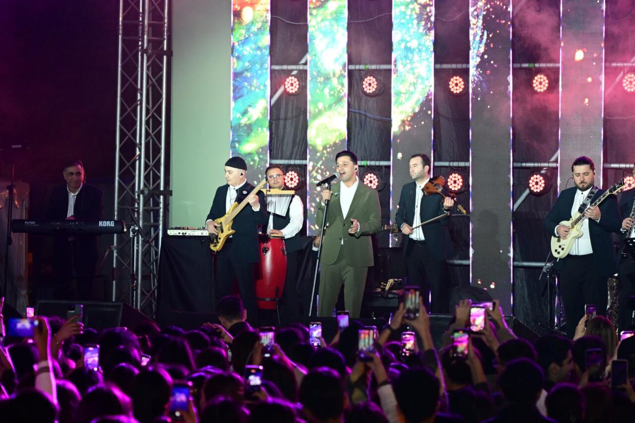 Estrada ulduzları Zeytun Festivalının səhnəsində