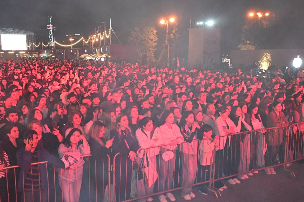 Estrada ulduzları Zeytun Festivalının səhnəsində