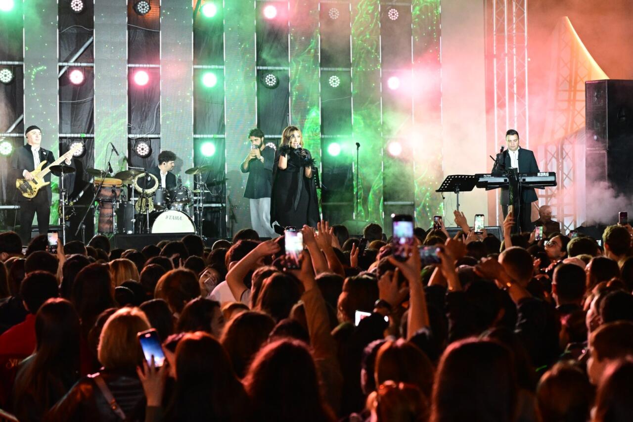 Estrada ulduzları Zeytun Festivalının səhnəsində
