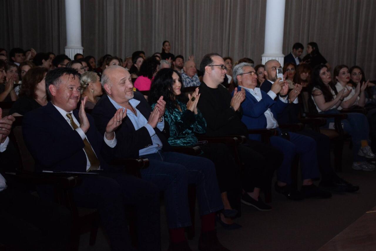 Музыкальное путешествие в мир Фрэнка Синатры в Баку