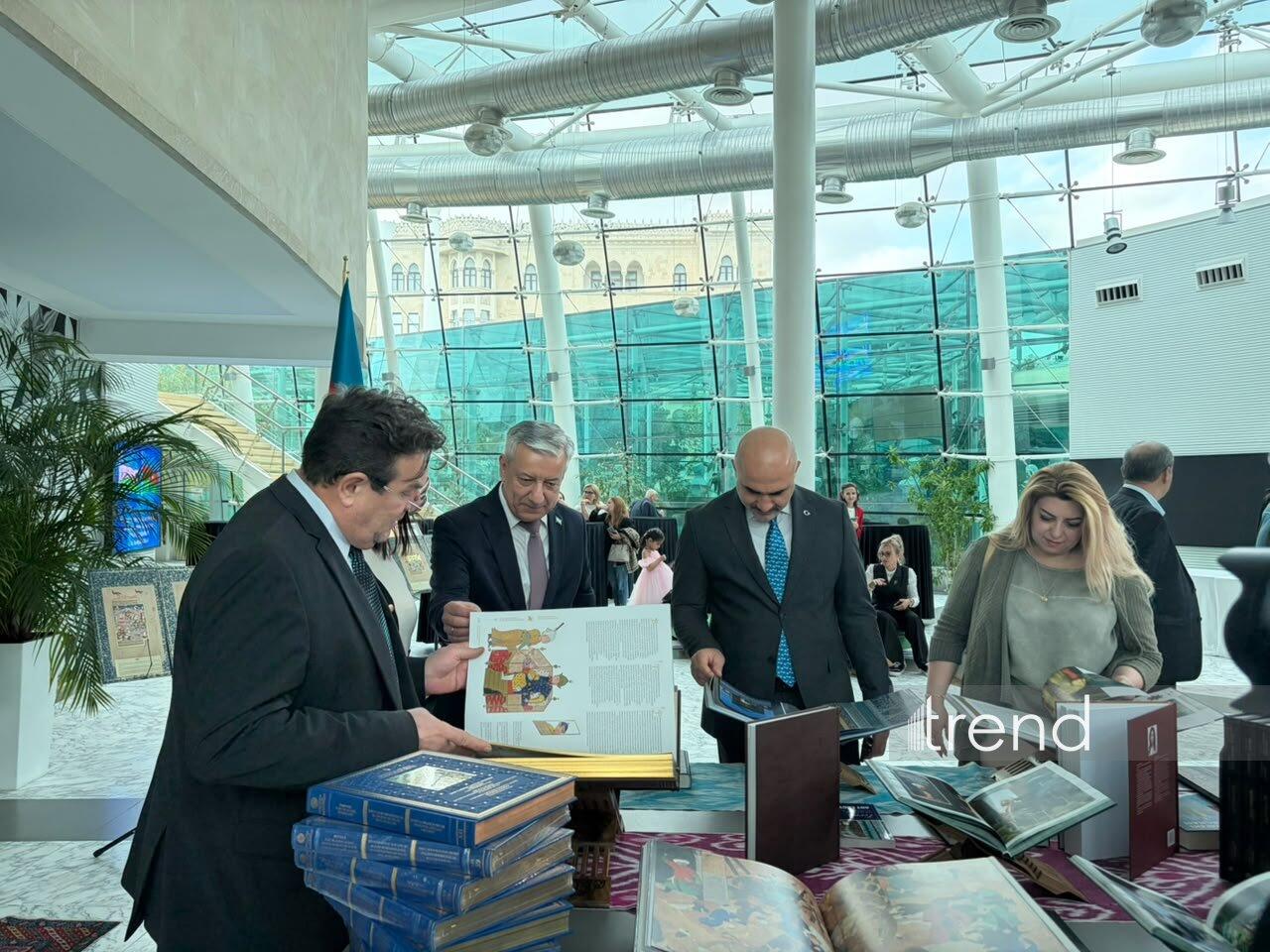 В Баку проходит конференция об общем историческом наследии Азербайджана и Узбекистана