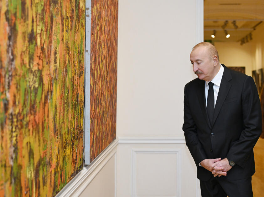 Prezident İlham Əliyev, Birinci xanım Mehriban Əliyeva və ailə üzvləri “Mənim Abşeronum: Üstə gəl” adlı retrospektiv sərgi ilə tanış olublar