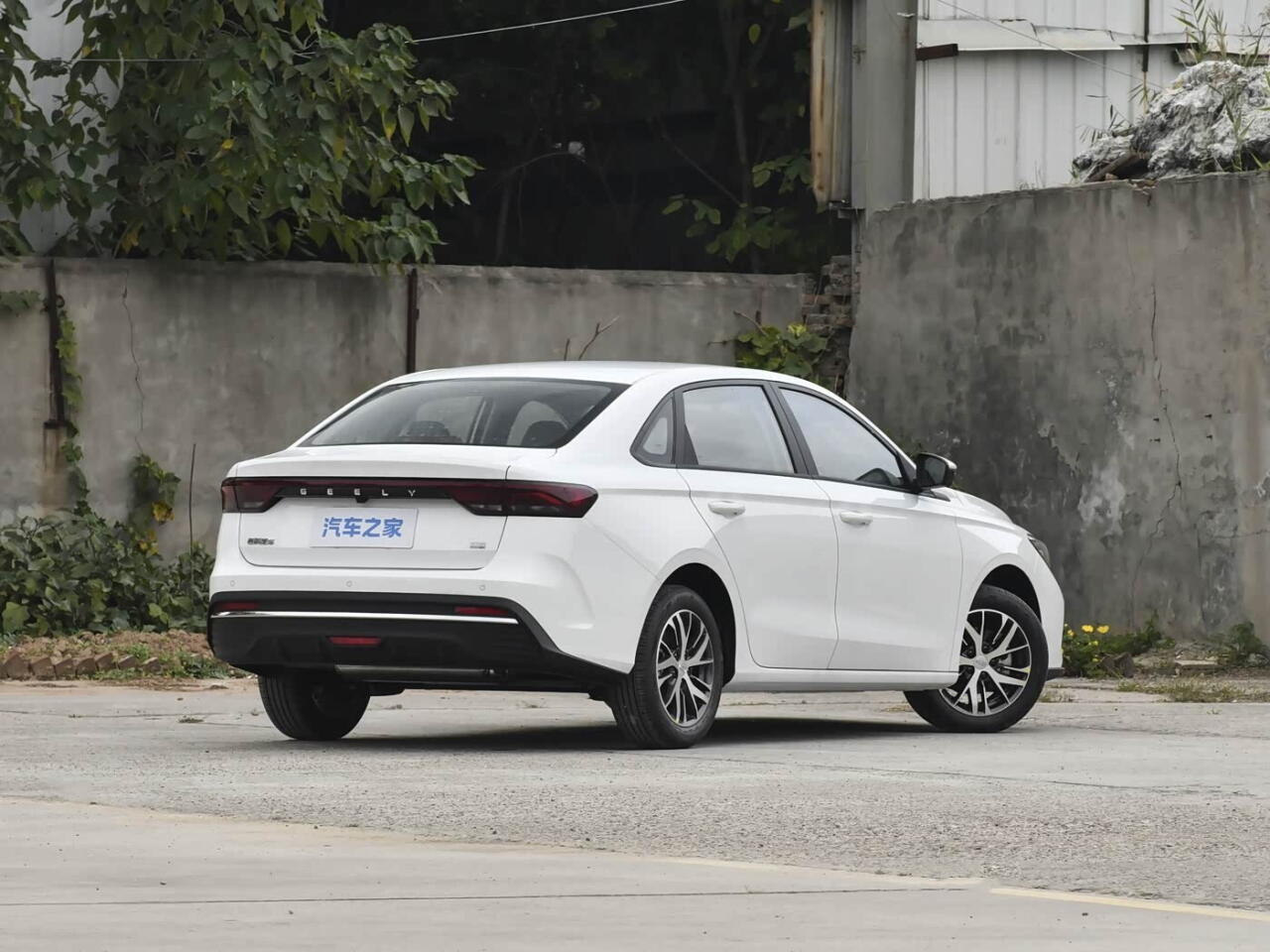 Geely обновила свой популярный седан