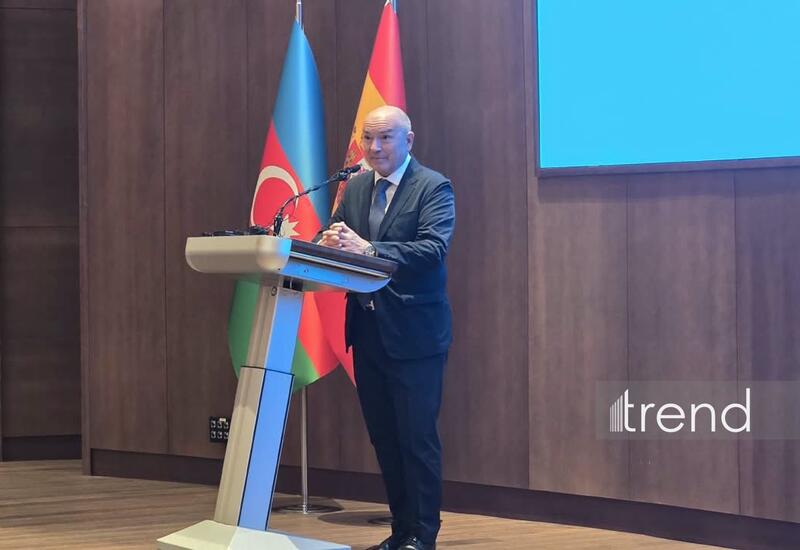 Университет IE поможет развитию предпринимательства в Азербайджане