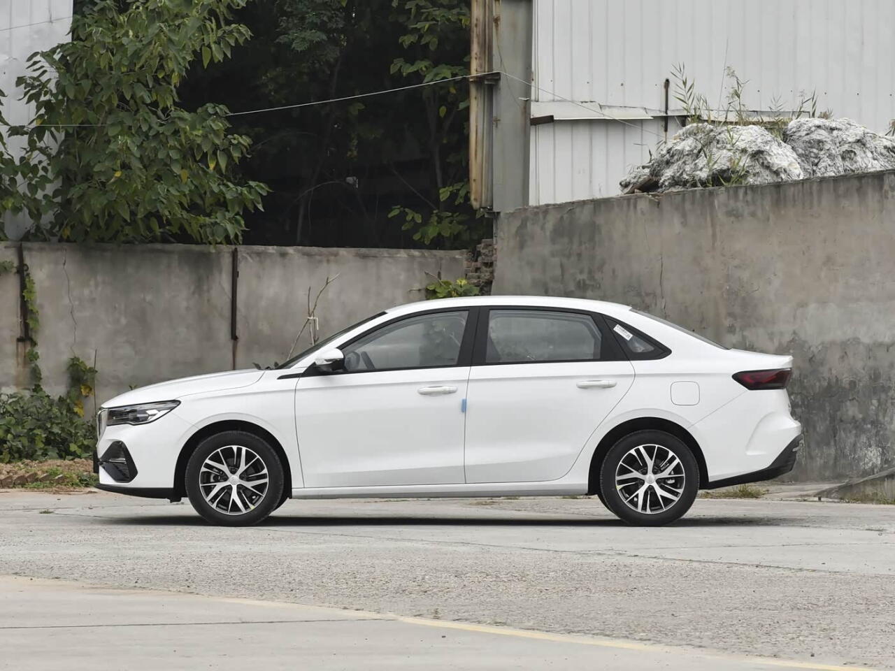Geely обновила свой популярный седан