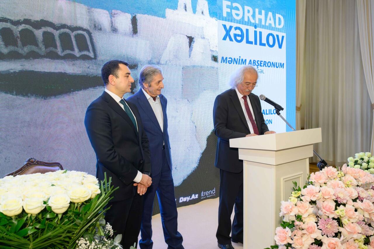 В Баку открылась ретроспективная выставка Фархада Халилова