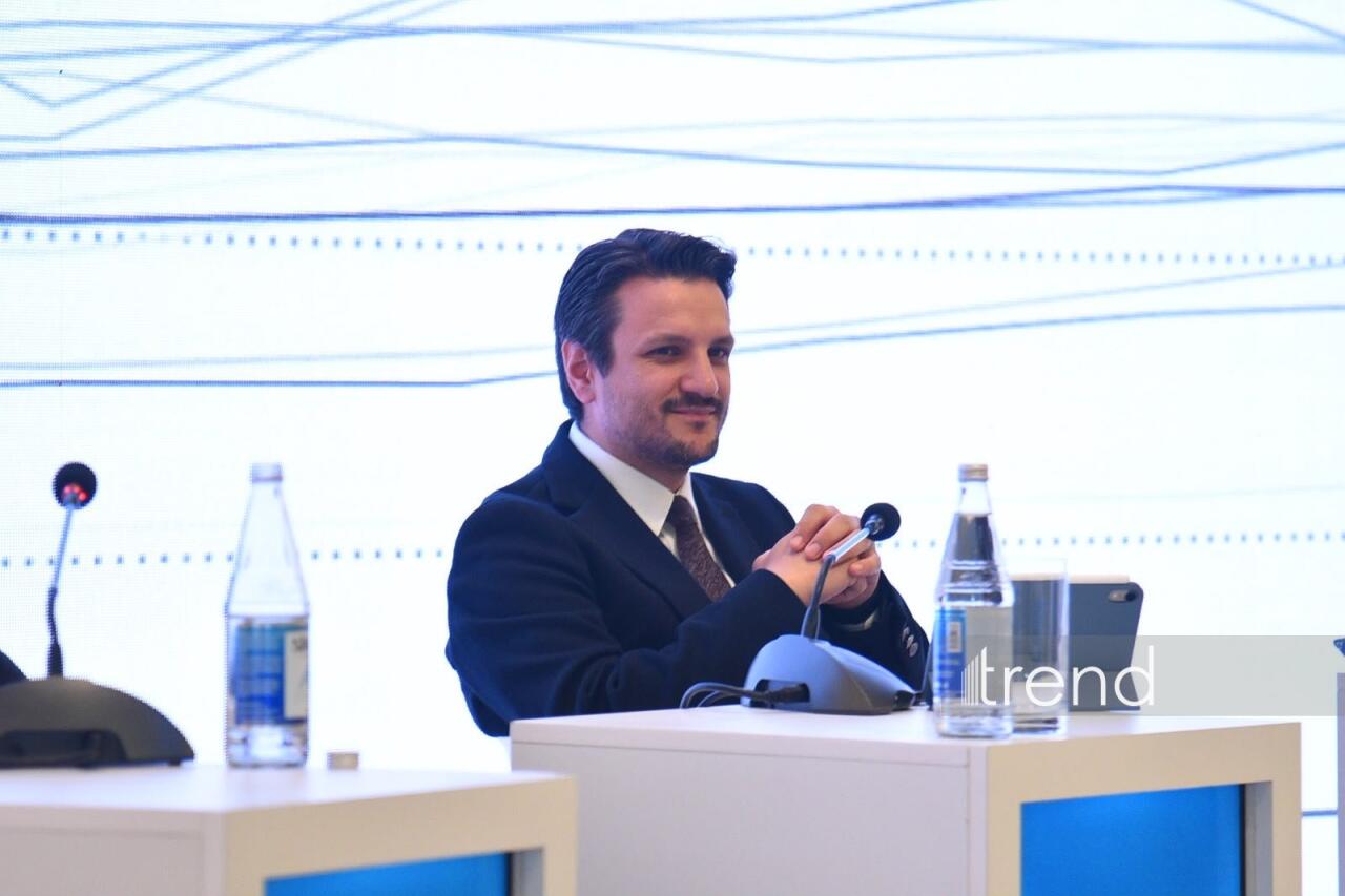 Ümumdünya Mədəniyyətlərarası Dialoq Forumu çərçivəsində “Biznes dialoqu” adlı panel sessiyası keçirilib