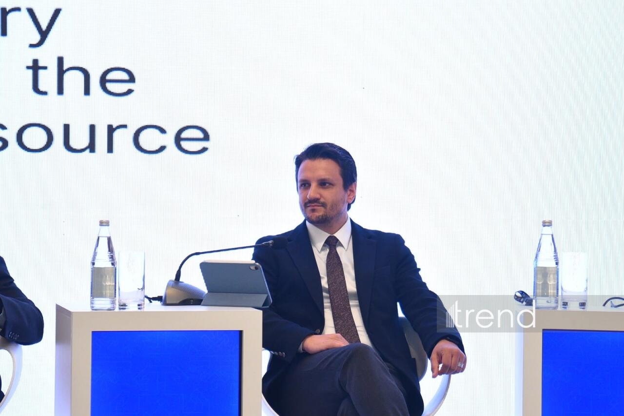 Ümumdünya Mədəniyyətlərarası Dialoq Forumu çərçivəsində “Biznes dialoqu” adlı panel sessiyası keçirilib