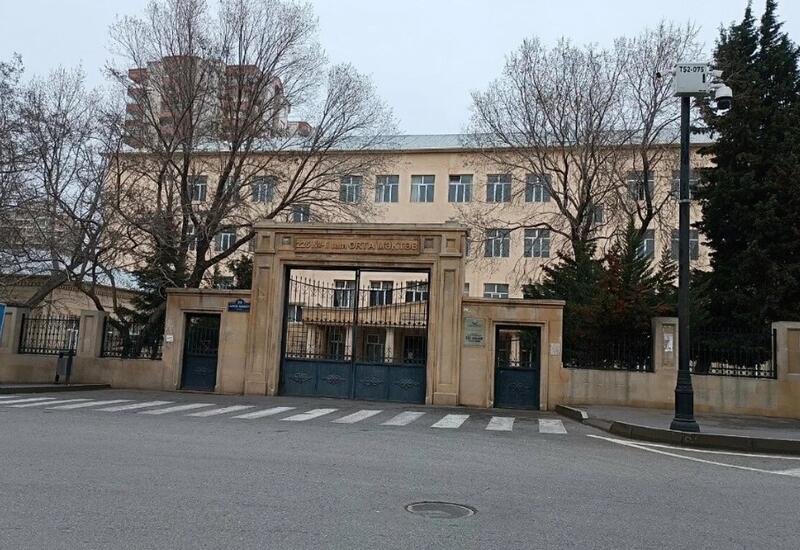 В Баку ученица 7-го класса погибла, упав из окна школы