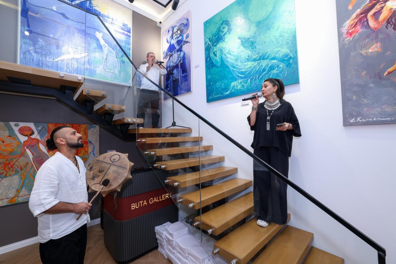 В Buta Gallery открылась выставка "Два взгляда. Один мир", став встречей самобытных творческих миров