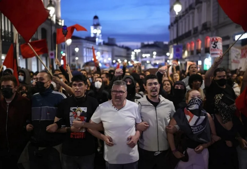 İspaniyadakı qəzadan sonra baş nazirin istefası tələb olunur