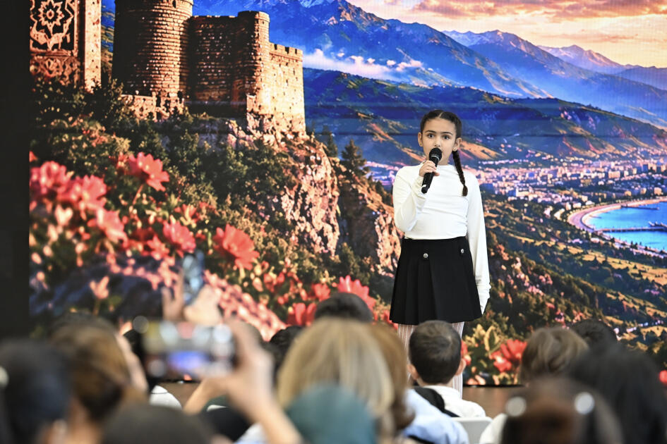 Вице-президент Фонда Гейдара Алиева Лейла Алиева приняла участие в традиционном благотворительном Осеннем фестивале – «Праздник урожая» в Школе АДА