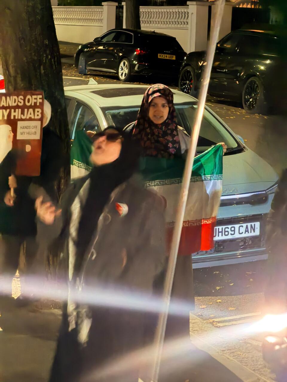 Londonda Azərbaycan səfirliyi qarşısında İran agentlərinin təxribatı