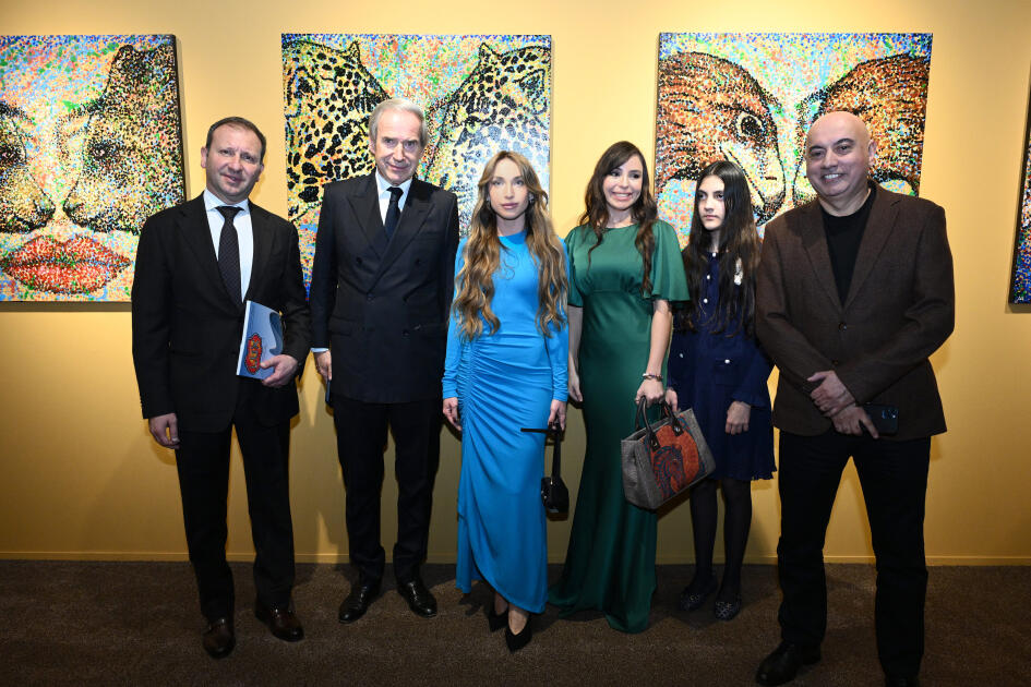Heydər Əliyev Fondunun vitse-prezidenti Leyla Əliyeva və Alyona Əliyeva “Art Weekend”in rəsmi açılışında iştirak ediblər