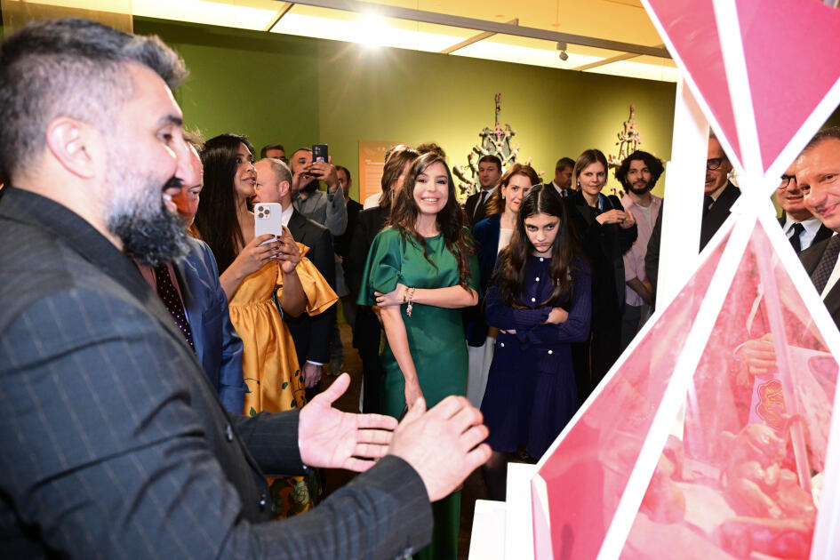 Heydər Əliyev Fondunun vitse-prezidenti Leyla Əliyeva və Alyona Əliyeva “Art Weekend”in rəsmi açılışında iştirak ediblər