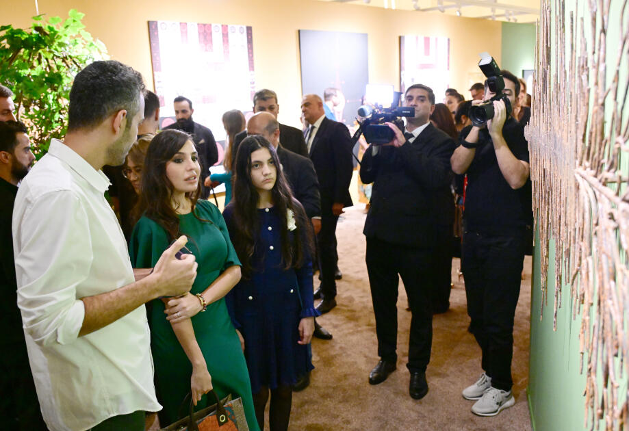 Heydər Əliyev Fondunun vitse-prezidenti Leyla Əliyeva və Alyona Əliyeva “Art Weekend”in rəsmi açılışında iştirak ediblər