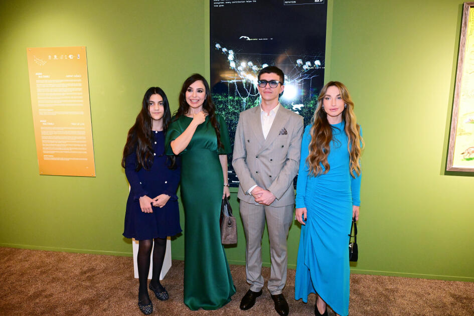 Heydər Əliyev Fondunun vitse-prezidenti Leyla Əliyeva və Alyona Əliyeva “Art Weekend”in rəsmi açılışında iştirak ediblər