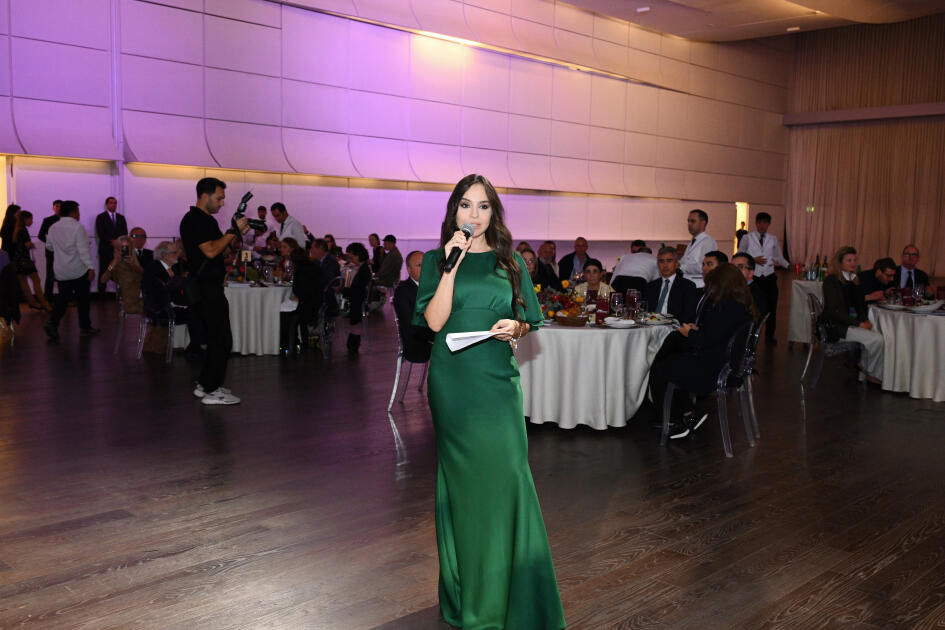 Heydər Əliyev Fondunun vitse-prezidenti Leyla Əliyeva və Alyona Əliyeva “Art Weekend”in rəsmi açılışında iştirak ediblər