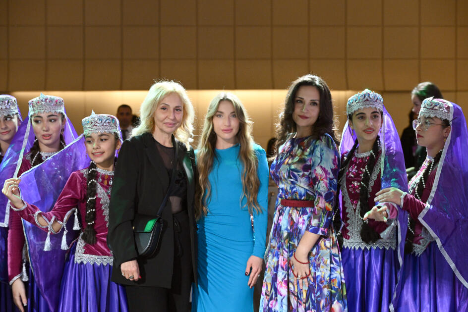 Heydər Əliyev Fondunun vitse-prezidenti Leyla Əliyeva və Alyona Əliyeva “Art Weekend”in rəsmi açılışında iştirak ediblər