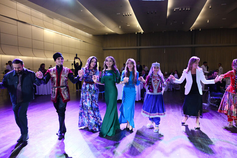 Heydər Əliyev Fondunun vitse-prezidenti Leyla Əliyeva və Alyona Əliyeva “Art Weekend”in rəsmi açılışında iştirak ediblər