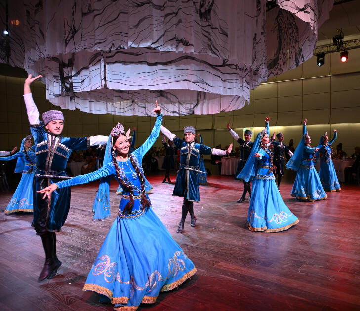 Heydər Əliyev Fondunun vitse-prezidenti Leyla Əliyeva və Alyona Əliyeva “Art Weekend”in rəsmi açılışında iştirak ediblər