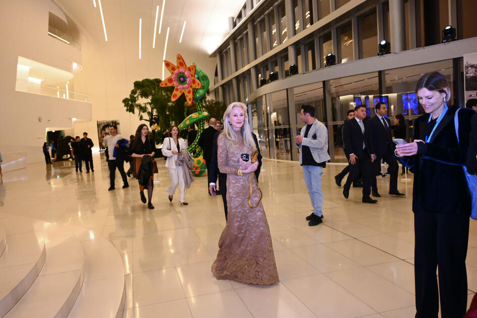 Heydər Əliyev Fondunun vitse-prezidenti Leyla Əliyeva və Alyona Əliyeva “Art Weekend”in rəsmi açılışında iştirak ediblər