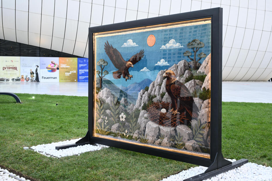 Heydər Əliyev Fondunun vitse-prezidenti Leyla Əliyeva və Alyona Əliyeva “Art Weekend”in rəsmi açılışında iştirak ediblər
