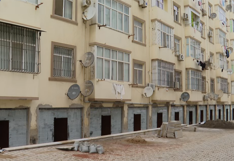 Binanın ehtiyat çıxışılarını bağlayıb obyektə çevirirlər?