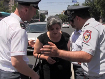 В Ереване устроили очередное избиение солдатских матерей