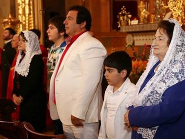 СМИ: Армению спасли от катастрофы... жена и мать Царукяна