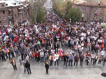 Армян призвали к всеобщей мобилизации против властей