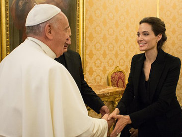 Анджелина Джоли встретилась с Папой Римским